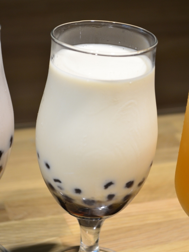 員林美食_港心 冰火菠蘿油專賣店│員林火車站內甜點推薦!下午茶來上一顆酥脆菠蘿油及一杯飲料!超滿足~ - 愛伊特candy的分享樂園