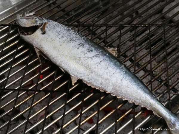 米噹泰式燒烤(台中店):台中美食│米噹泰式燒烤〃來自花蓮超人氣泰式燒烤在台中也吃的到,價格平價,菜色豐富,聚餐、宵夜首選!