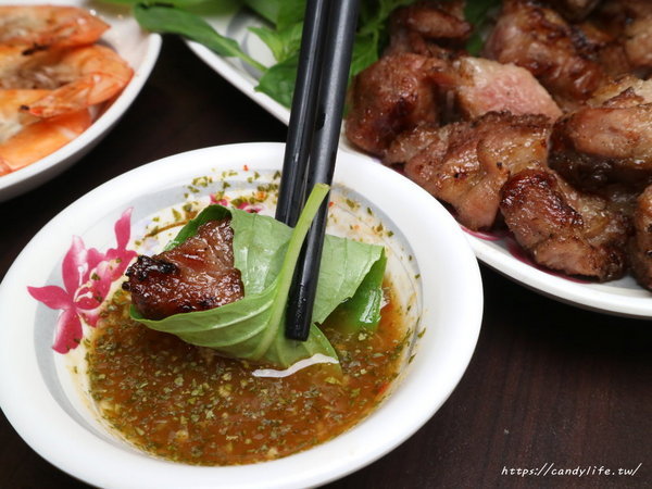 米噹泰式燒烤(台中店):台中美食│米噹泰式燒烤〃來自花蓮超人氣泰式燒烤在台中也吃的到,價格平價,菜色豐富,聚餐、宵夜首選!