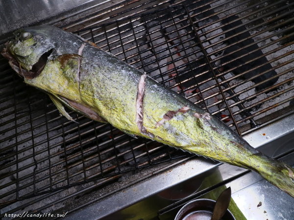 米噹泰式燒烤(台中店):台中美食│米噹泰式燒烤〃來自花蓮超人氣泰式燒烤在台中也吃的到,價格平價,菜色豐富,聚餐、宵夜首選!