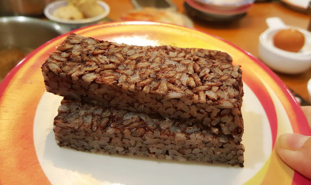 Food｜台南中西區｜小 XM 迴轉麻辣鍋～麻辣火鍋新體驗，創意料理自由配，新鮮食材轉轉轉，特色湯頭好驚豔！