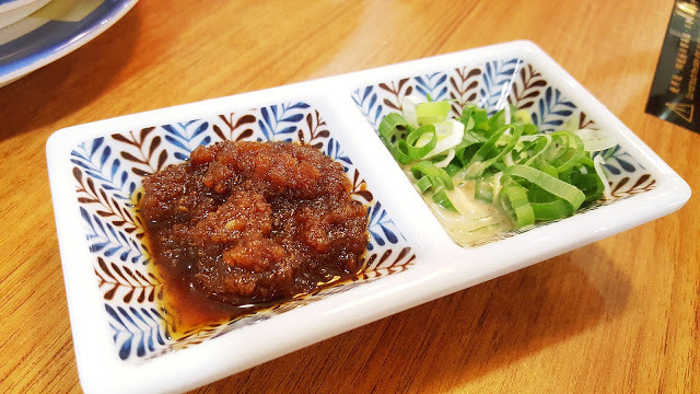 Food｜台南中西區｜小 XM 迴轉麻辣鍋～麻辣火鍋新體驗，創意料理自由配，新鮮食材轉轉轉，特色湯頭好驚豔！