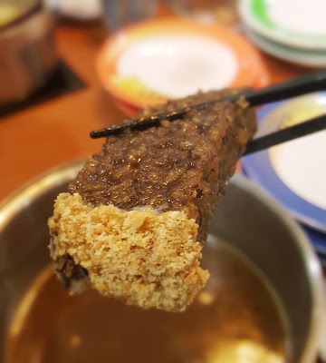 Food｜台南中西區｜小 XM 迴轉麻辣鍋～麻辣火鍋新體驗，創意料理自由配，新鮮食材轉轉轉，特色湯頭好驚豔！