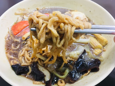 [台南美食] 劉妹鍋燒專賣店（關帝廳店）｜牛奶麻辣鍋燒意麵、青醬鍋燒意麵、藥膳菇菇鍋燒意麵