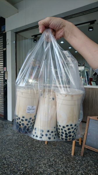 小圓:高雄~小圓 黑糖珍珠鮮奶~就是愛這香Q的好滋味~人氣推薦~