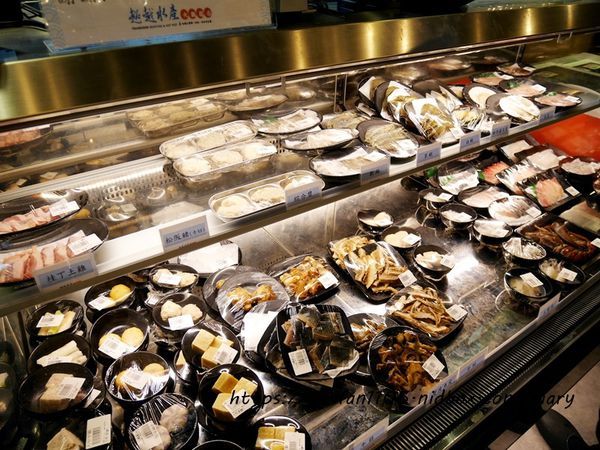 【新店火鍋】超越水產-超市火鍋 #一鍋二吃 #活海鮮 #產地直送 #平價供應 (9).JPG