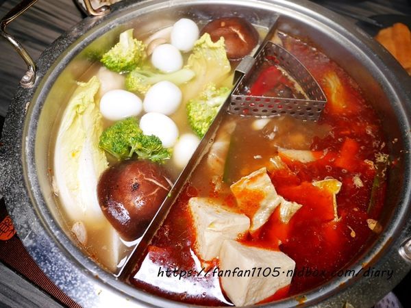 【新店火鍋】超越水產-超市火鍋 #一鍋二吃 #活海鮮 #產地直送 #平價供應 (41).JPG