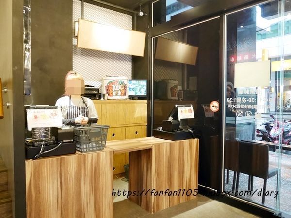 【新店火鍋】超越水產-超市火鍋 #一鍋二吃 #活海鮮 #產地直送 #平價供應 (11).JPG