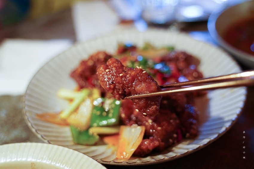 麥仔食~台北｜老位川酒old seat restaurant cafe 川酒&咖啡｜椒麻帶勁川菜結合時尚調酒截然不同風格｜捷運忠孝復興美食