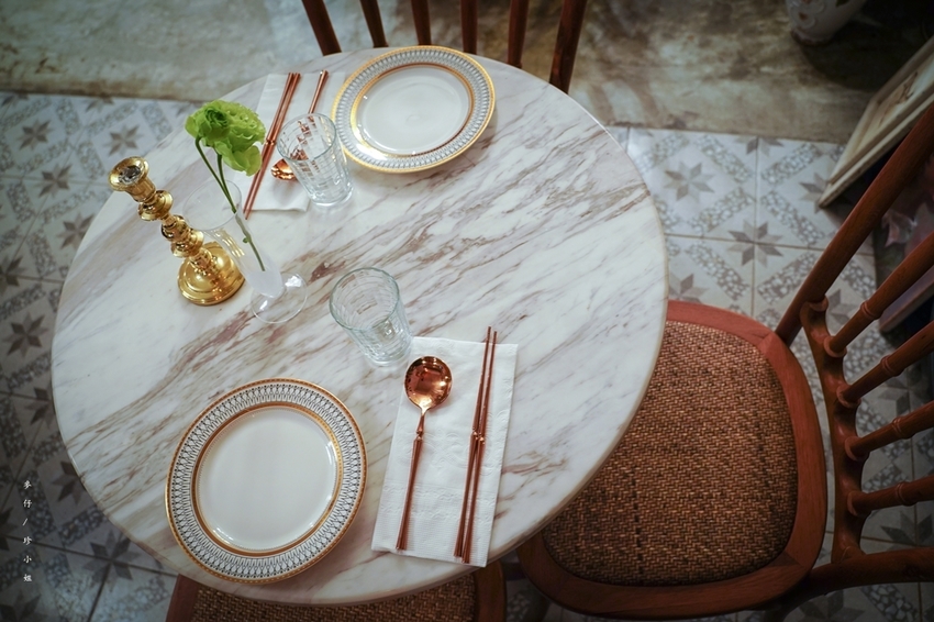 麥仔食~台北｜老位川酒old seat restaurant cafe 川酒&咖啡｜椒麻帶勁川菜結合時尚調酒截然不同風格｜捷運忠孝復興美食