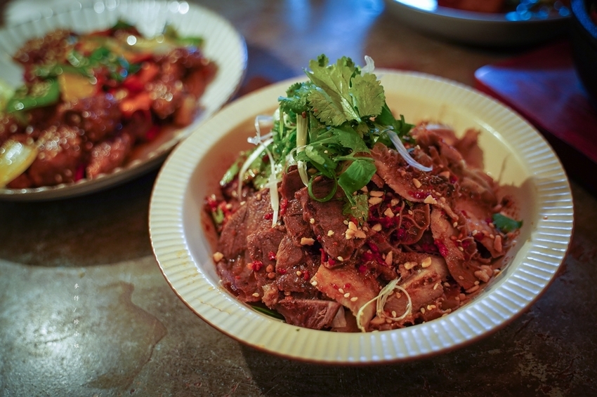 麥仔食~台北｜老位川酒old seat restaurant cafe 川酒&咖啡｜椒麻帶勁川菜結合時尚調酒截然不同風格｜捷運忠孝復興美食