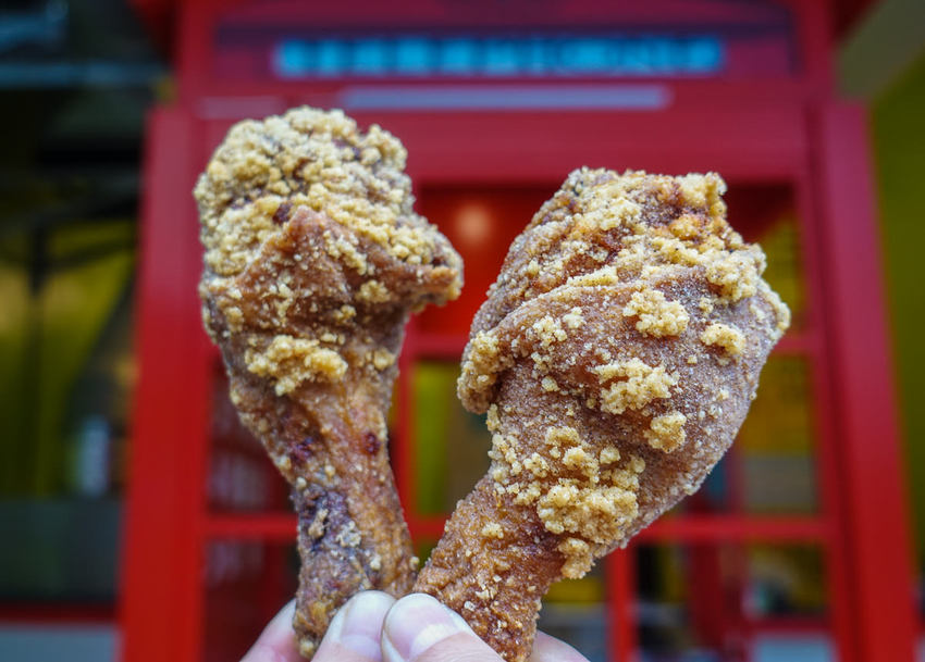 [高雄光華夜市美食]迷路炸物店-浮誇系蔥雞排~每口都吃到蔥花的大大滿足 - 美食好芃友