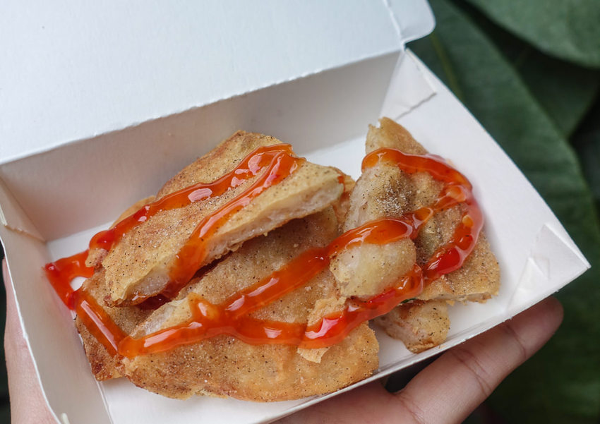 [高雄光華夜市美食]迷路炸物店-浮誇系蔥雞排~每口都吃到蔥花的大大滿足 - 美食好芃友