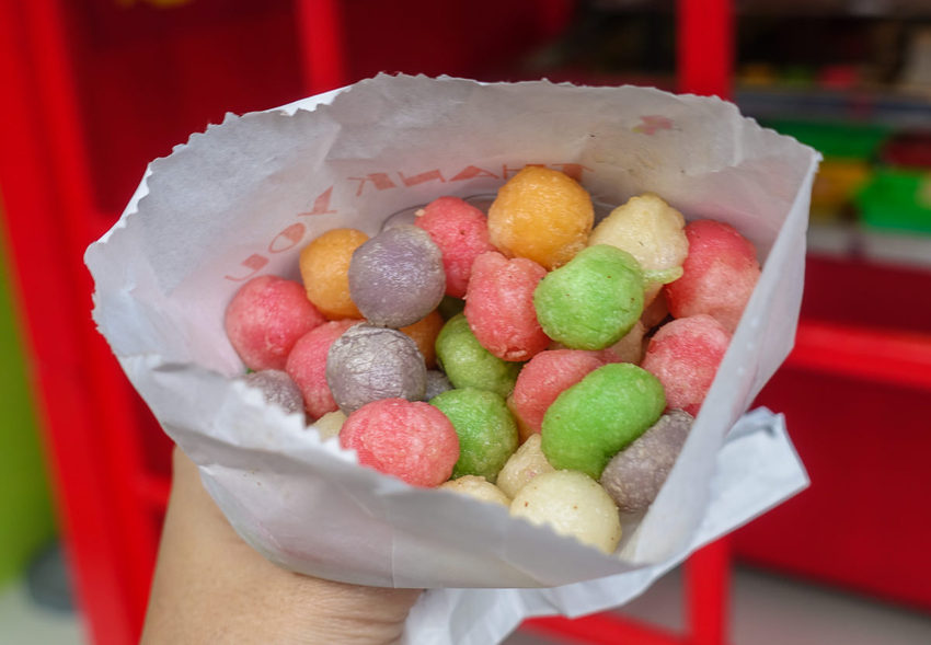 [高雄光華夜市美食]迷路炸物店-浮誇系蔥雞排~每口都吃到蔥花的大大滿足 - 美食好芃友