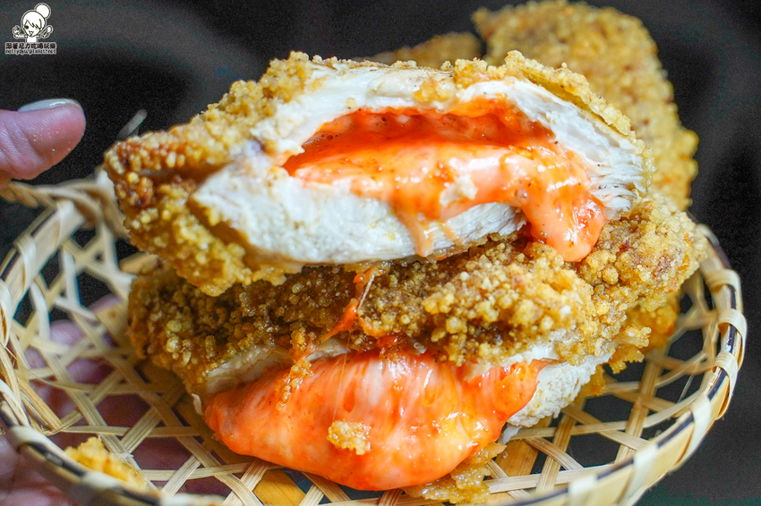 光華夜市美食 炸物 隱藏版 人氣 炸雞排 雞排 炸物 巷弄 必吃 爆料