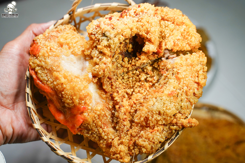 光華夜市美食 炸物 隱藏版 人氣 炸雞排 雞排 炸物 巷弄 必吃 爆料