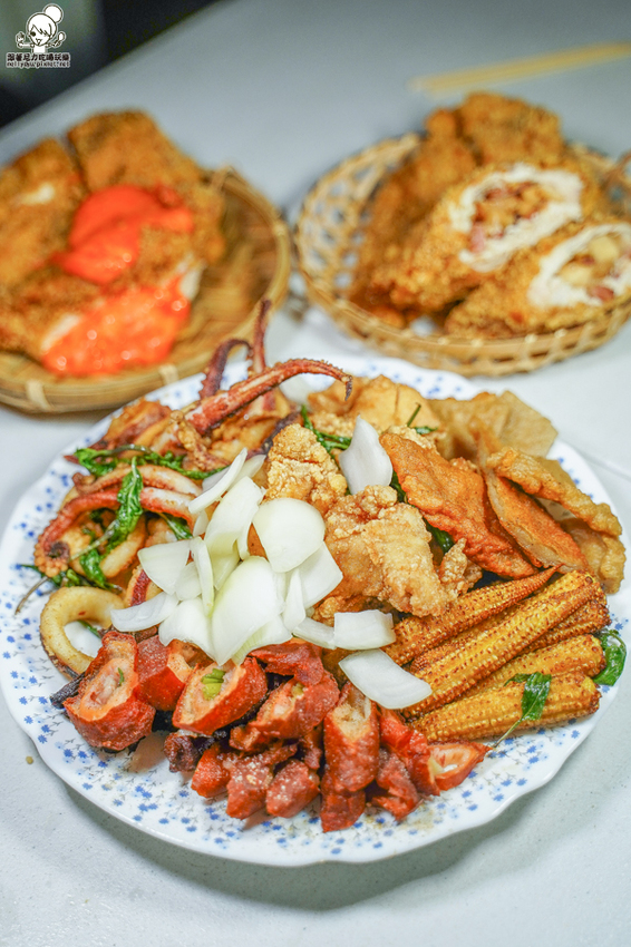 光華夜市美食 炸物 隱藏版 人氣 炸雞排 雞排 炸物 巷弄 必吃 爆料