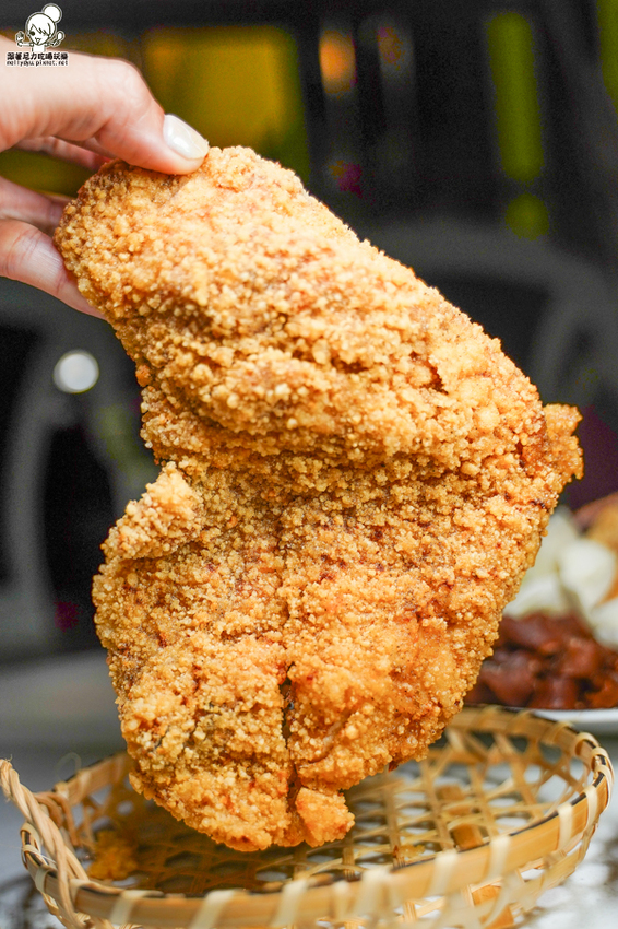 光華夜市美食 炸物 隱藏版 人氣 炸雞排 雞排 炸物 巷弄 必吃 爆料