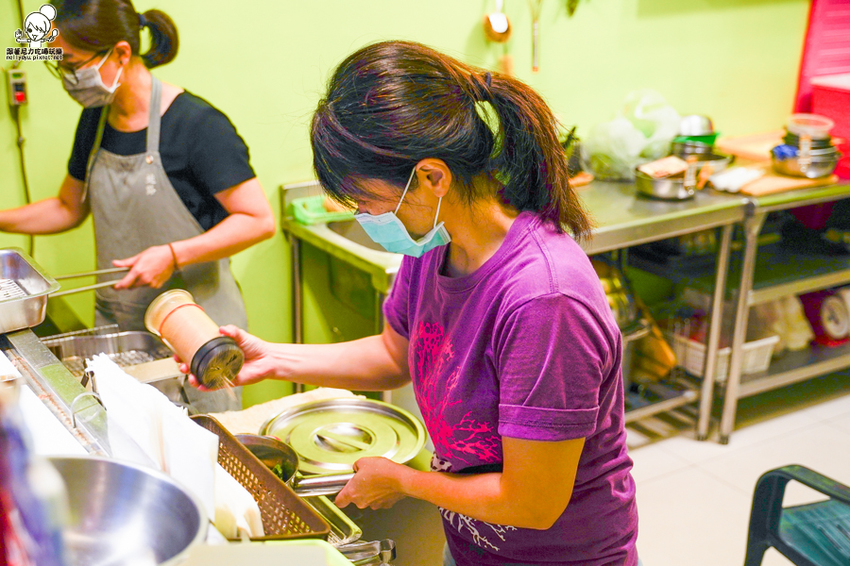 光華夜市美食 炸物 隱藏版 人氣 炸雞排 雞排 炸物 巷弄 必吃 爆料