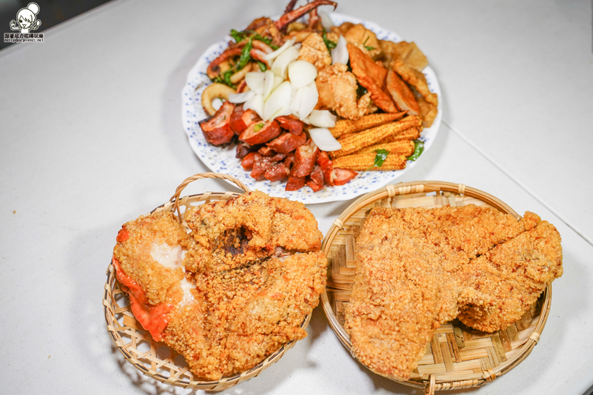 光華夜市美食 炸物 隱藏版 人氣 炸雞排 雞排 炸物 巷弄 必吃 爆料