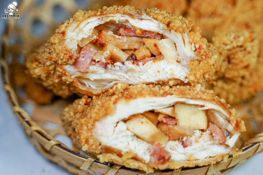 光華夜市美食 炸物 隱藏版 人氣 炸雞排 雞排 炸物 巷弄 必吃 爆料