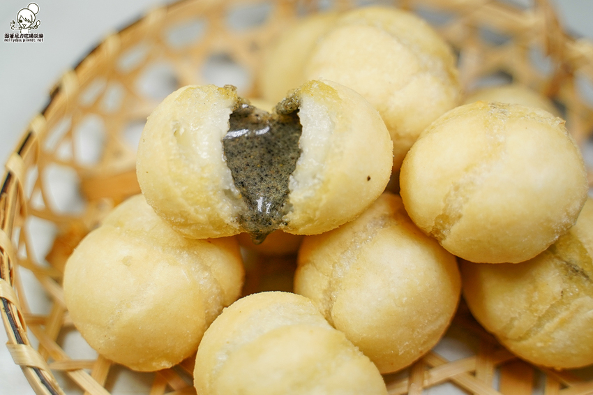 光華夜市美食 炸物 隱藏版 人氣 炸雞排 雞排 炸物 巷弄 必吃 爆料