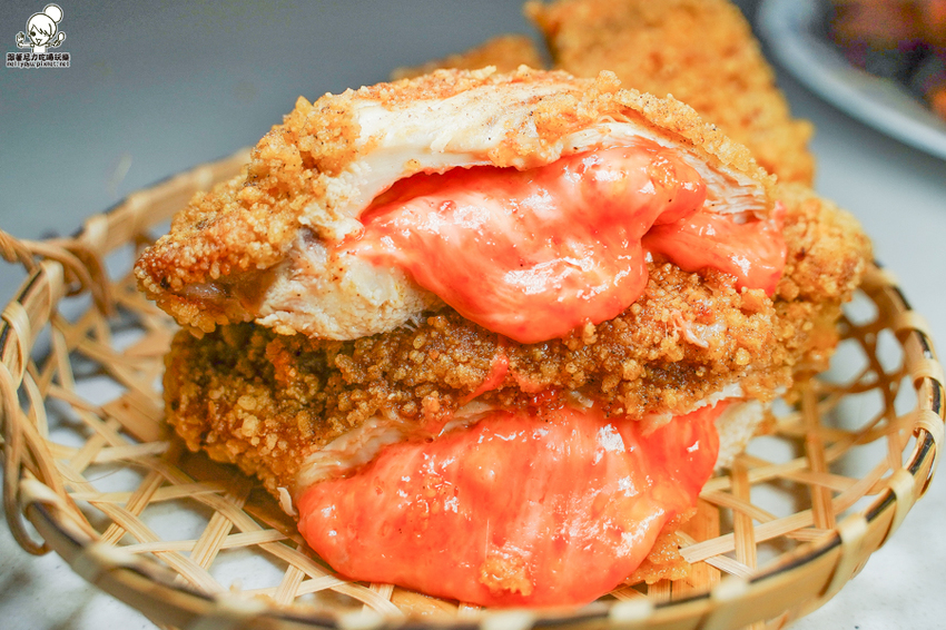 光華夜市美食 炸物 隱藏版 人氣 炸雞排 雞排 炸物 巷弄 必吃 爆料