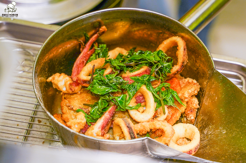 光華夜市美食 炸物 隱藏版 人氣 炸雞排 雞排 炸物 巷弄 必吃 爆料