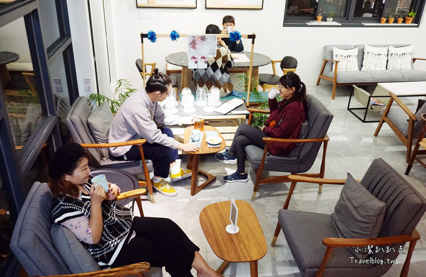 台中西屯》米石里概念館。輕食.傢俱.石磚個性工業風！IG打卡美拍景點,到貨櫃屋咖啡廳喝下午茶 - 小潔趴趴走旅遊札記
