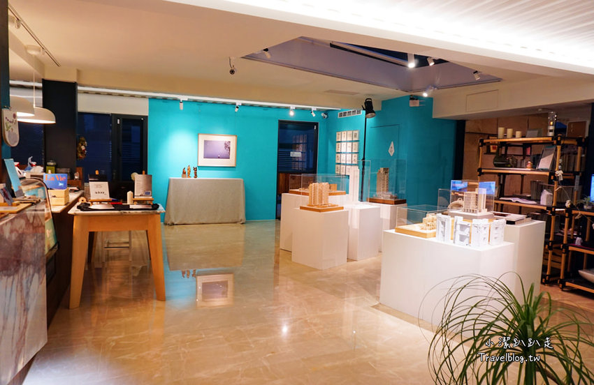 台中西屯》米石里概念館。輕食.傢俱.石磚個性工業風！IG打卡美拍景點,到貨櫃屋咖啡廳喝下午茶 - 小潔趴趴走旅遊札記