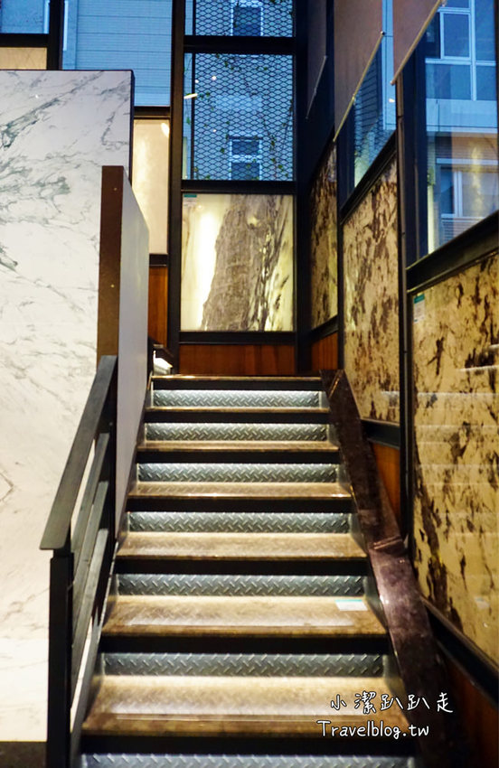 台中西屯》米石里概念館。輕食.傢俱.石磚個性工業風！IG打卡美拍景點,到貨櫃屋咖啡廳喝下午茶 - 小潔趴趴走旅遊札記