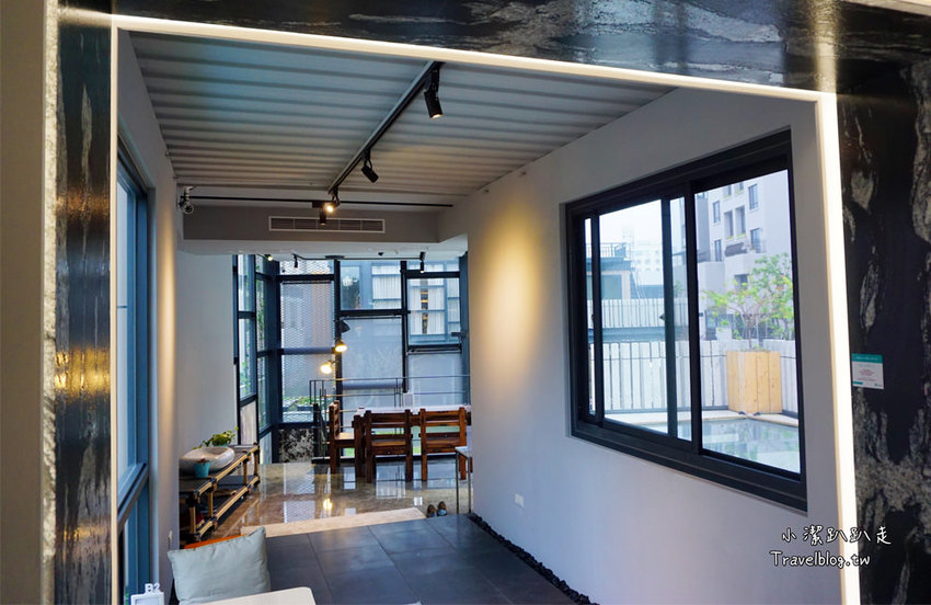 台中西屯》米石里概念館。輕食.傢俱.石磚個性工業風！IG打卡美拍景點,到貨櫃屋咖啡廳喝下午茶 - 小潔趴趴走旅遊札記