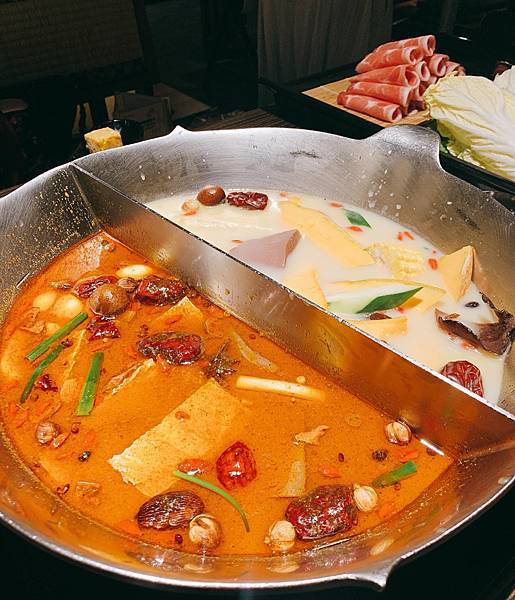 【無老鍋Wulao 西門】用餐環境佳~捷運西門站/西門町推薦火鍋/麻辣鴛鴦火鍋/豆腐鴨血無限/鼎王集團