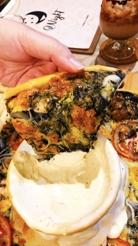 石牌站特色餐酒館QNight餐酒館海鮮黑炭披薩火山 石牌站特色餐酒館,石牌站美食,QNight,北投捷運美食,北投捷運餐廳,石牌捷運餐廳,北投捷運餐酒館,北投捷運酒吧,石牌捷運餐酒館,石牌捷運酒吧