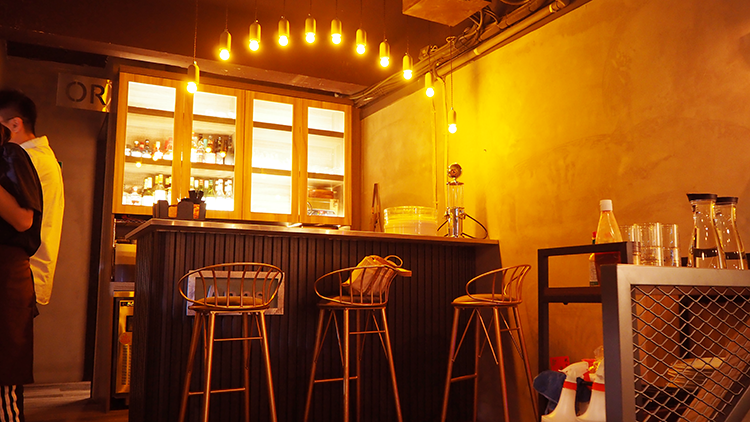 石牌站特色餐酒館QNight餐酒館 石牌站特色餐酒館,石牌站美食,QNight,台北運動酒吧,我不是他媽媽,北投美式餐廳,石牌美式餐廳,北投異國料理,石牌異國料理