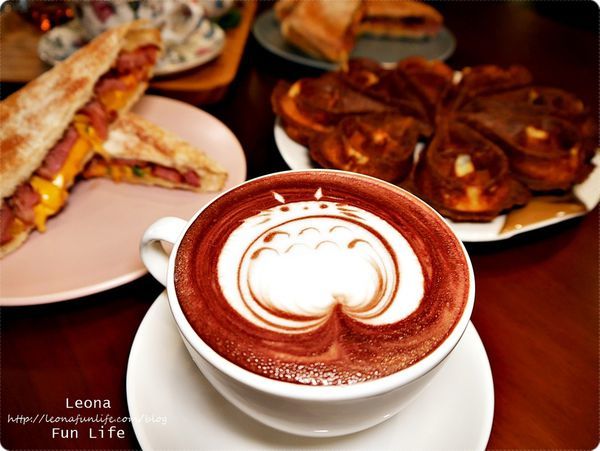 日式老屋幸卉文學咖啡 龍貓拉花