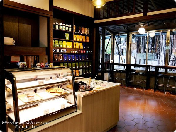 台中文青景點|NMU 幸卉文學咖啡 日式風情