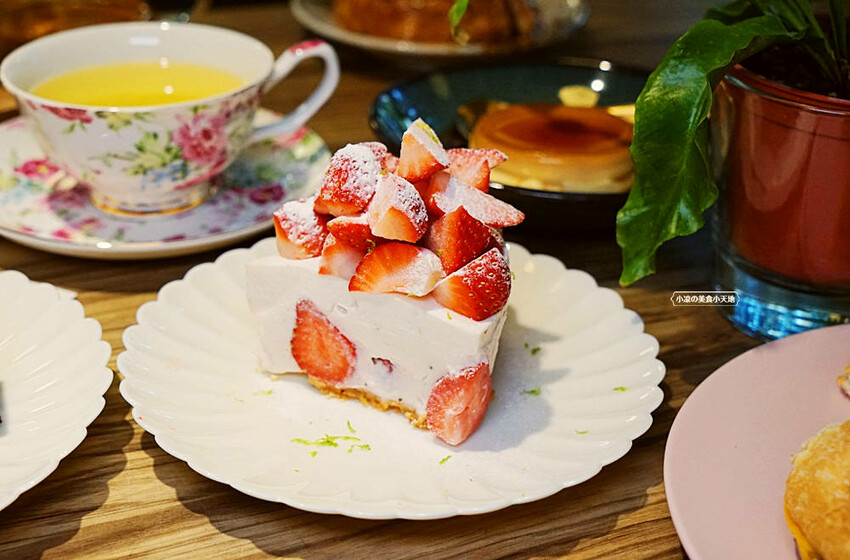 台中文學館老宅改建懷舊風格的甜點咖啡,連平日人潮都爆滿,不限用餐時間、免服務費!!