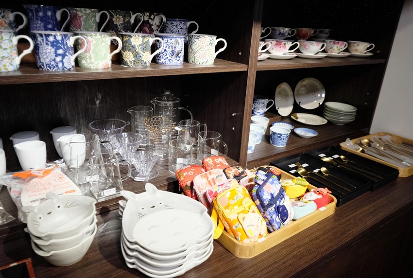 幸卉文學咖啡︳藏在台中文學館的特色咖啡廳，日式刨冰也是扛壩子！ - 金大佛的奪門而出家網誌