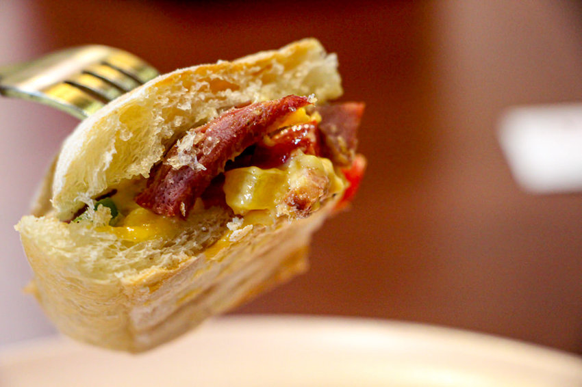 台中西區,熱鬧的市場內也能有遠離塵囂讓人靜心的好去處,幸卉文學咖啡 nice to meet you! - 微笑Joe幸運