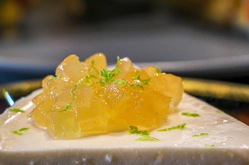 台中西區,熱鬧的市場內也能有遠離塵囂讓人靜心的好去處,幸卉文學咖啡 nice to meet you! - 微笑Joe幸運