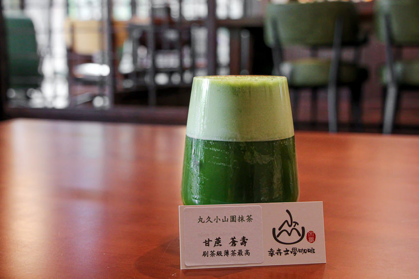 台中西區,熱鬧的市場內也能有遠離塵囂讓人靜心的好去處,幸卉文學咖啡 nice to meet you! - 微笑Joe幸運