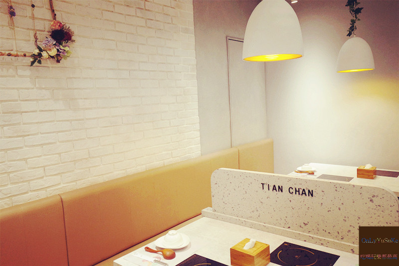 FoOd台北【天棧鍋物】網美火鍋店,來這慶生就有蝦子蛋糕,你幾歲就送幾隻蝦