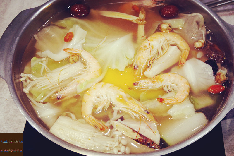 FoOd台北【天棧鍋物】網美火鍋店,來這慶生就有蝦子蛋糕,你幾歲就送幾隻蝦