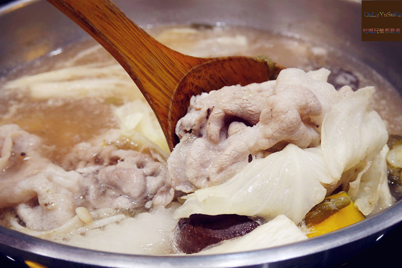 FoOd台北【天棧鍋物】網美火鍋店,來這慶生就有蝦子蛋糕,你幾歲就送幾隻蝦