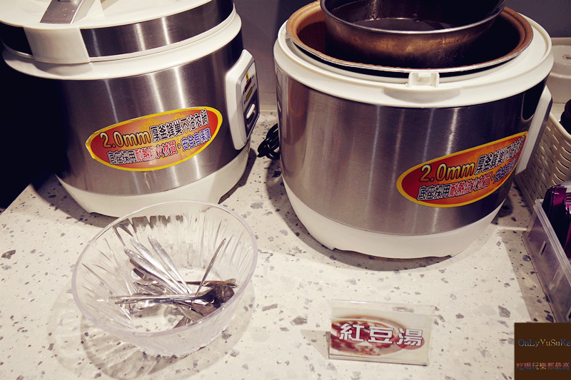 FoOd台北【天棧鍋物】網美火鍋店,來這慶生就有蝦子蛋糕,你幾歲就送幾隻蝦