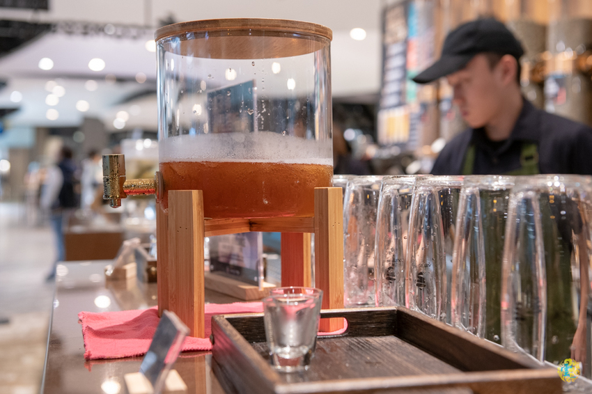 台北茶飲推薦》COMEBUYTEA 台北誠品生活松菸店 - 引領當代新茶流 顛覆傳統茶思維 - 時空幻境 凌雲江海清