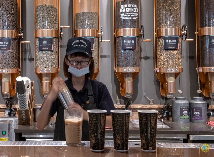 台北茶飲推薦》COMEBUYTEA 台北誠品生活松菸店 - 引領當代新茶流 顛覆傳統茶思維 - 時空幻境 凌雲江海清