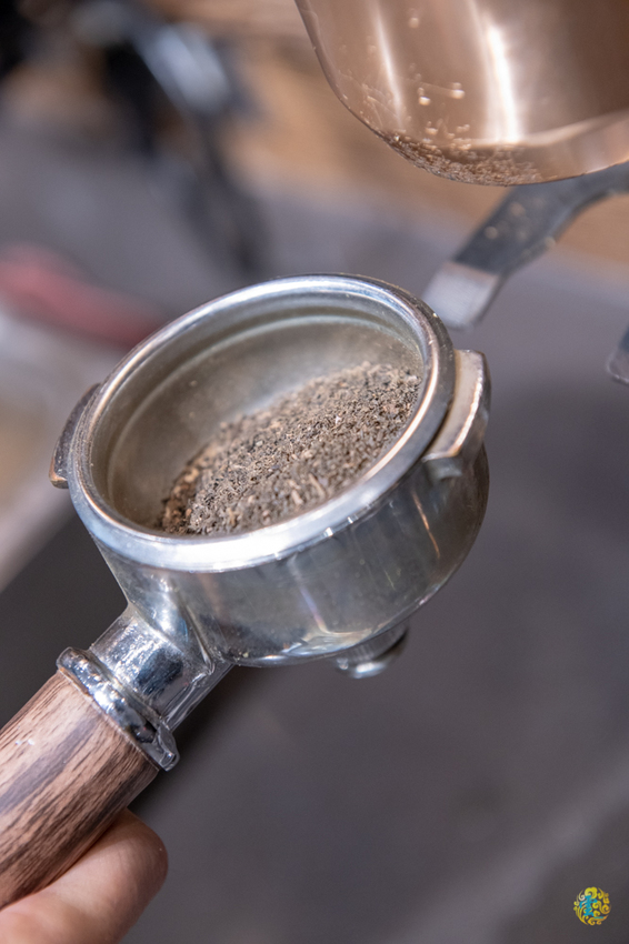 台北茶飲推薦》COMEBUYTEA 台北誠品生活松菸店 - 引領當代新茶流 顛覆傳統茶思維 - 時空幻境 凌雲江海清