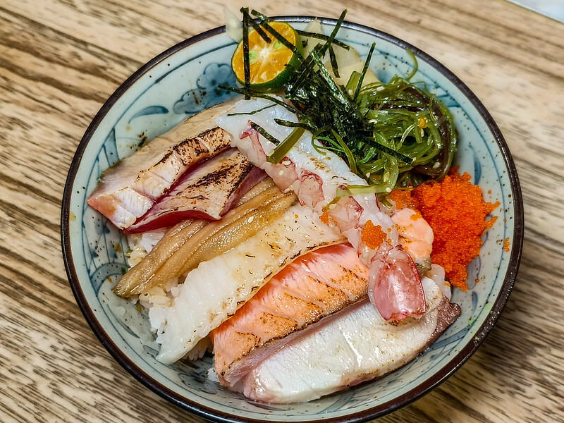信義區高CP值生魚丼！捷運永春站美食 南方漁場，平價日料首選。